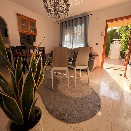 Feriehus Cozy Torrevieja